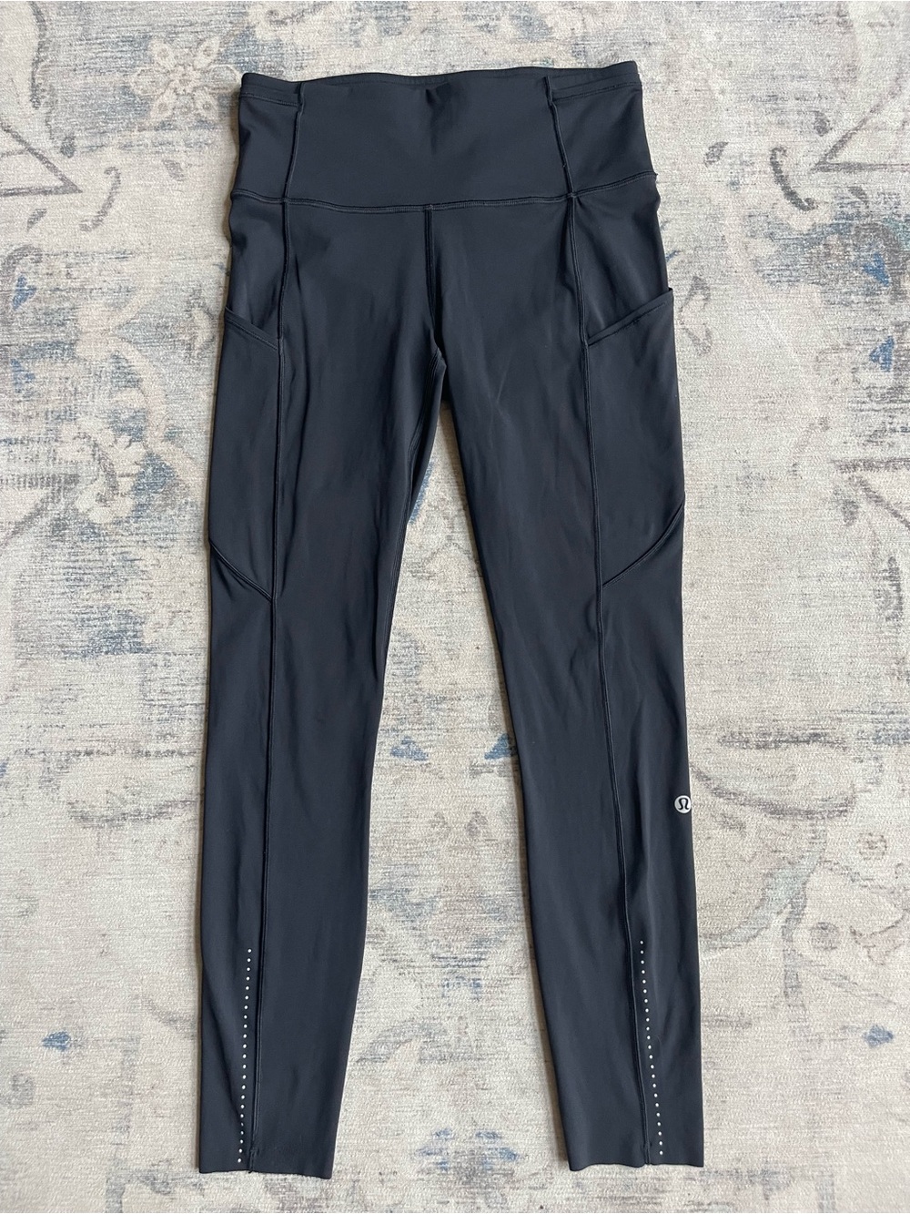 Lululemon Speed Up Tight Full-On Luxtreme 28” Black Size 6
